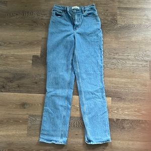 Abercrombie & Fitch the 90’s straight Ulta high rise